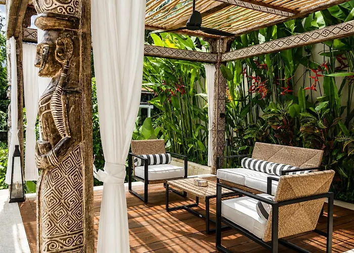 Extravagant In The Jungle Of Villa *