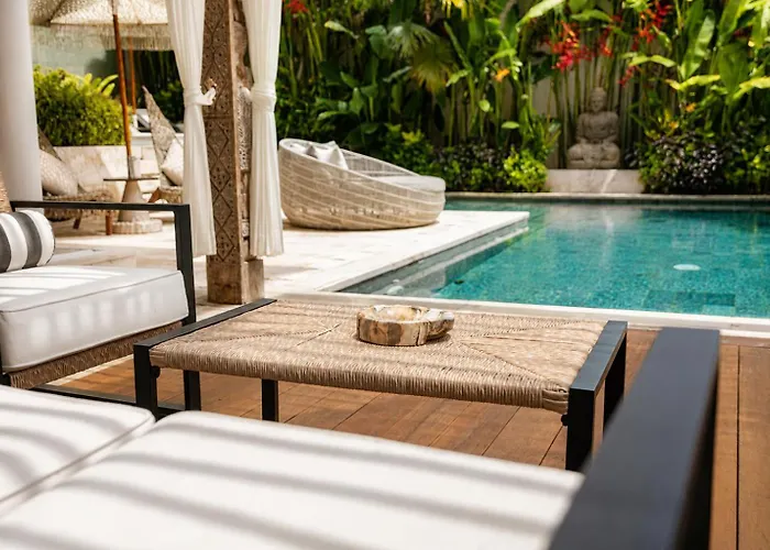 Extravagant In The Jungle Of Villa